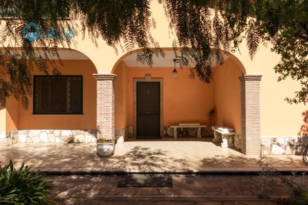 casa indipendente in vendita a Pomezia
