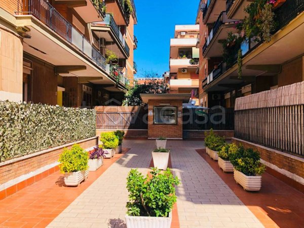 appartamento in vendita a Pomezia in zona Torvaianica