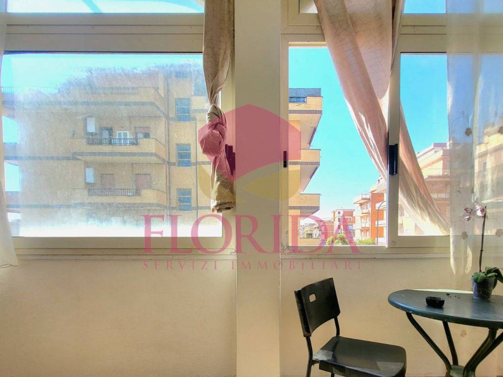 appartamento in vendita a Pomezia in zona Torvaianica