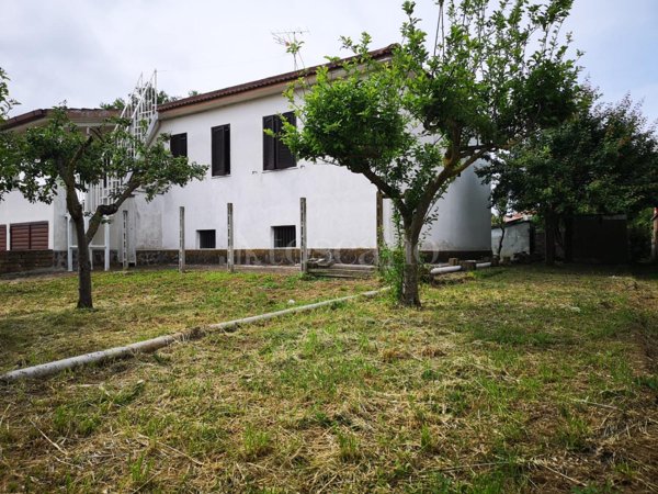 casa indipendente in vendita a Pomezia