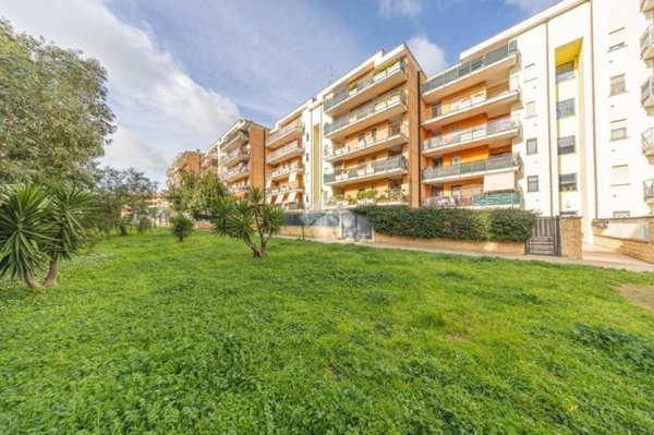 appartamento in vendita a Pomezia in zona Santa Palomba