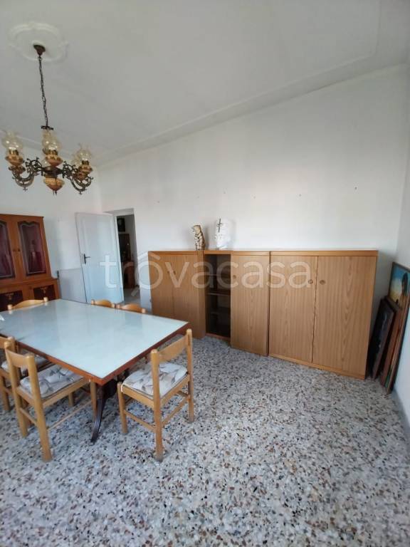 appartamento in vendita a Pomezia in zona Santa Palomba