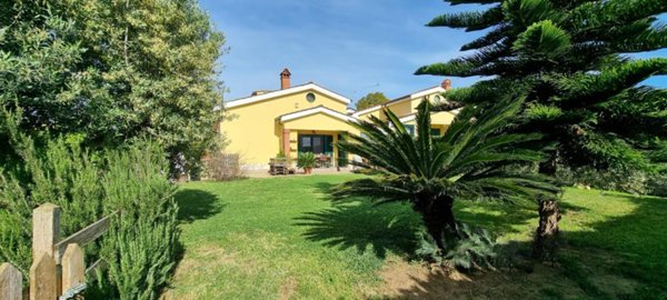 casa indipendente in vendita a Pomezia in zona Colli di Enea