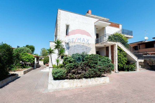 casa indipendente in vendita a Pomezia in zona Campo Ascolano