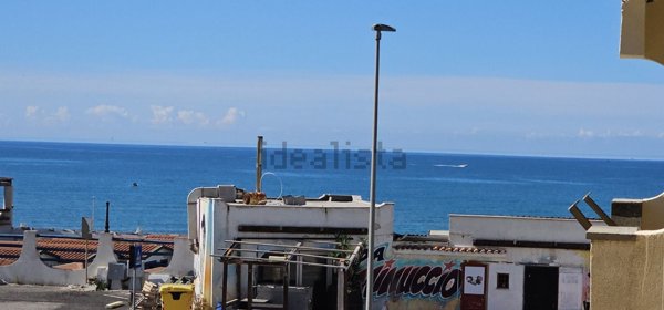 appartamento in vendita a Pomezia in zona Torvaianica