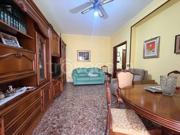 appartamento in vendita a Pomezia in zona Pratica di Mare