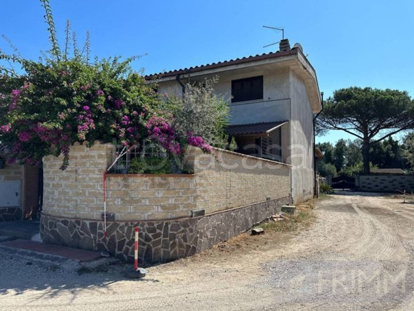 casa indipendente in vendita a Pomezia in zona Santa Procula