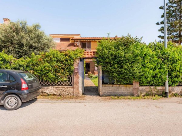 casa indipendente in vendita a Pomezia in zona Campo Jemini