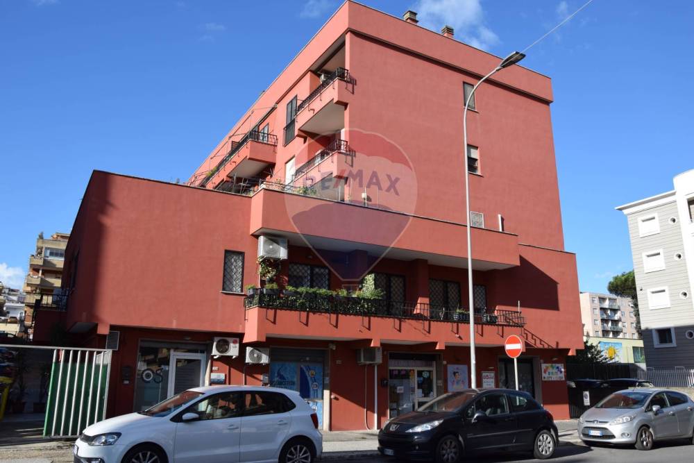 negozio in vendita a Pomezia
