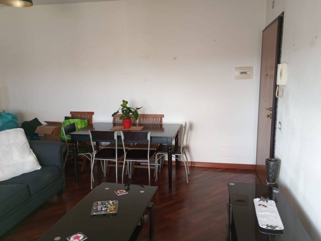 appartamento in vendita a Pomezia in zona Santa Palomba