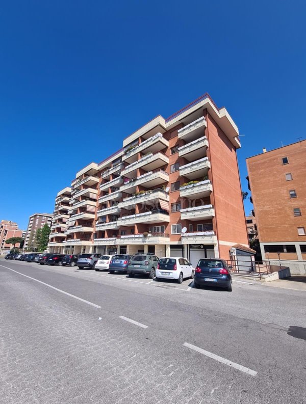 casa indipendente in vendita a Pomezia