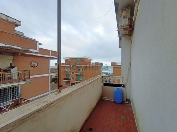 appartamento in vendita a Pomezia in zona Torvaianica