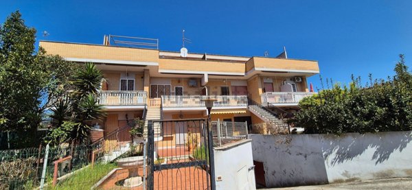 appartamento in vendita a Pomezia in zona Torvaianica