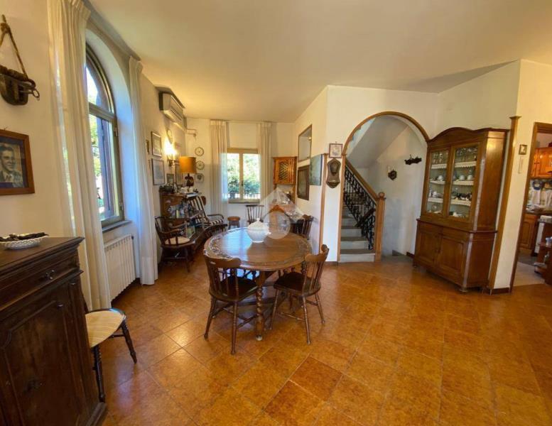 casa indipendente in vendita a Pomezia in zona Pratica di Mare