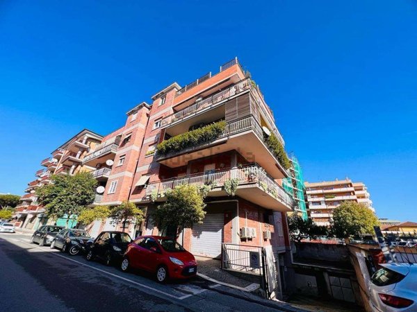 ufficio in vendita a Pomezia