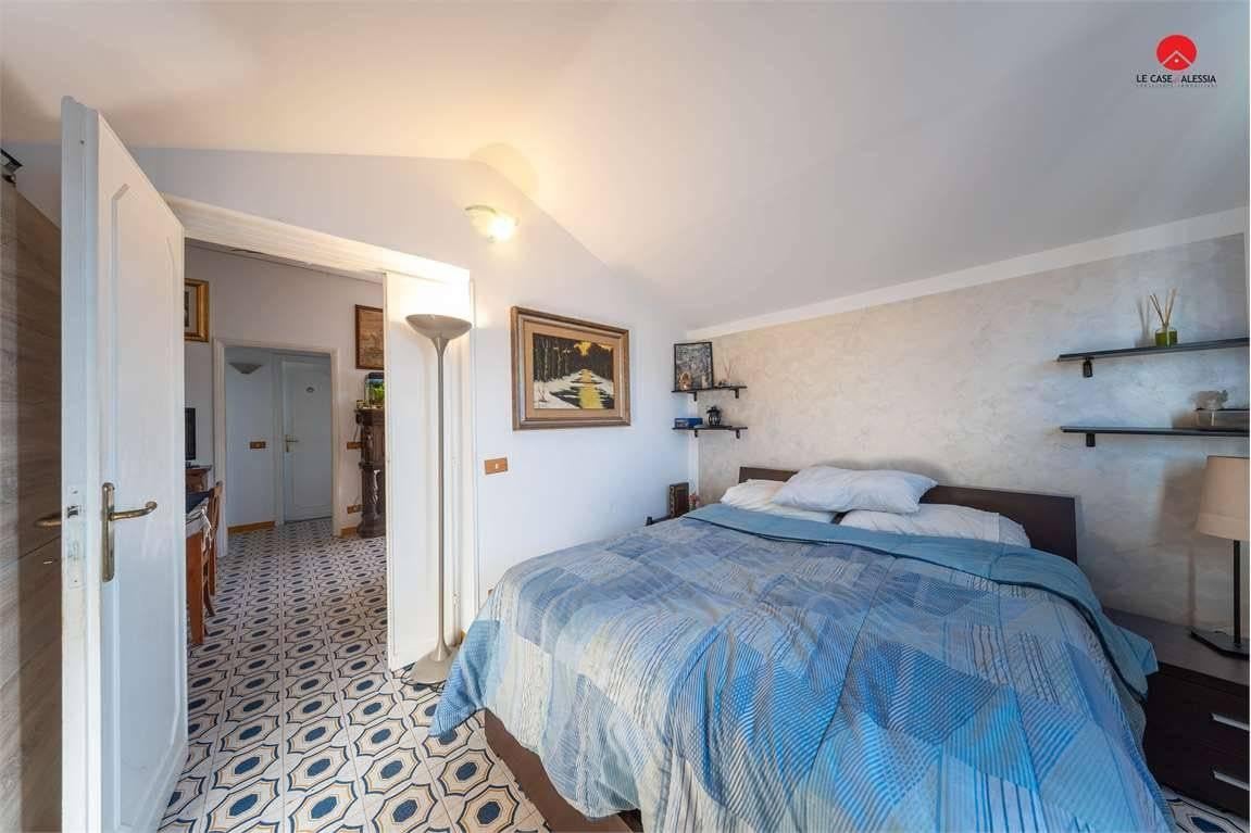 casa indipendente in vendita a Pomezia in zona Torvaianica