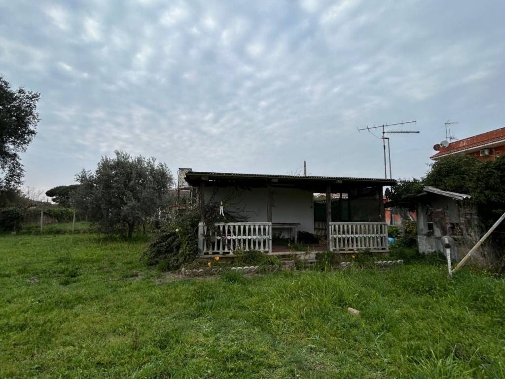 terreno agricolo in vendita a Pomezia in zona Campo Jemini