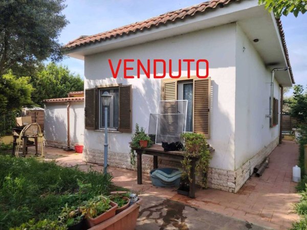 casa indipendente in vendita a Pomezia