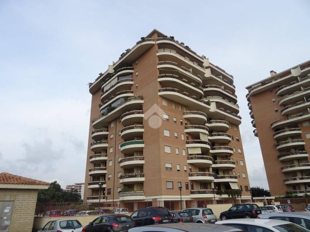 appartamento in vendita a Pomezia in zona Colli di Enea