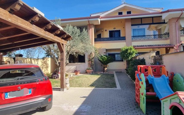 appartamento in vendita a Pomezia