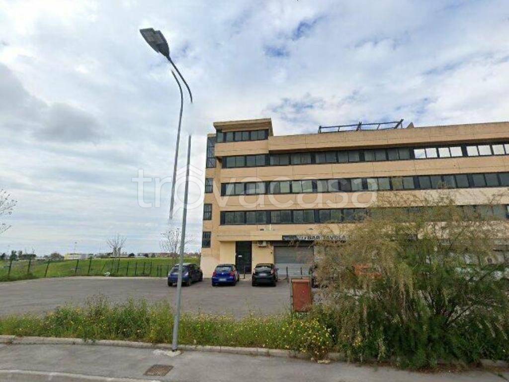 ufficio in vendita a Pomezia