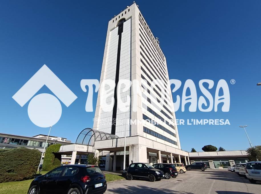 ufficio in vendita a Pomezia