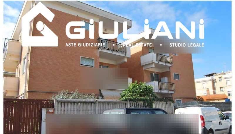 appartamento in vendita a Pomezia in zona Torvaianica