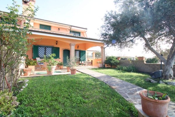 casa indipendente in vendita a Pomezia