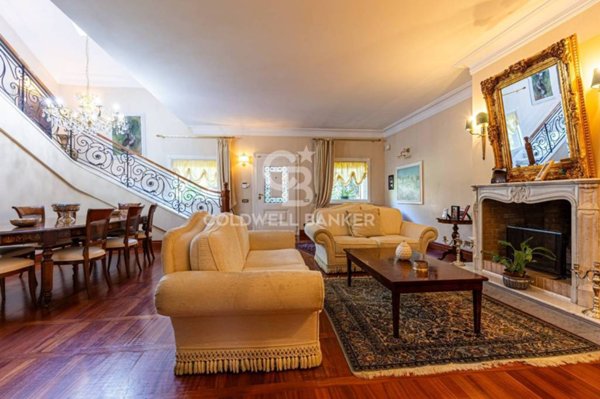 casa indipendente in vendita a Pomezia