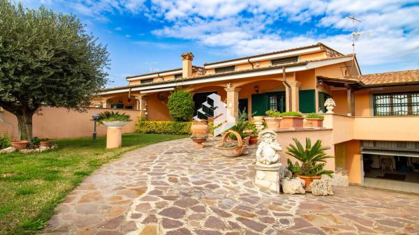 casa indipendente in vendita a Pomezia in zona Colli di Enea