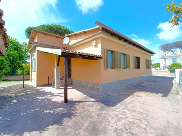casa indipendente in vendita a Pomezia in zona Campo Jemini