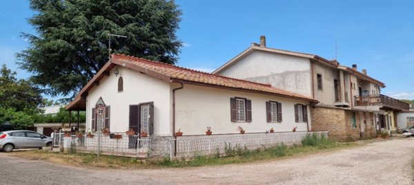 casa indipendente in vendita a Pomezia in zona Santa Procula