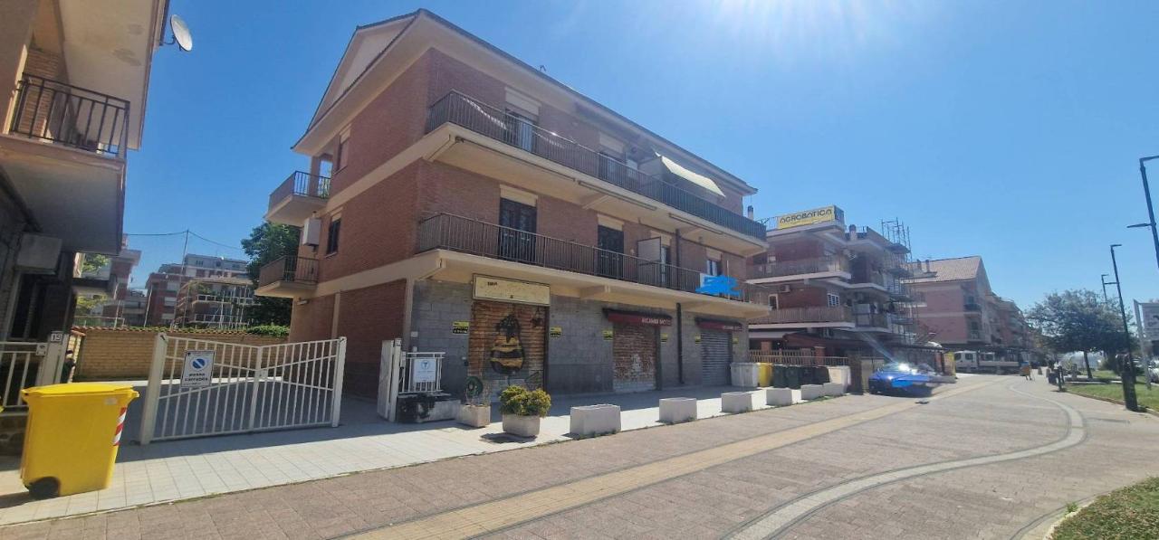 appartamento in vendita a Pomezia in zona Torvaianica