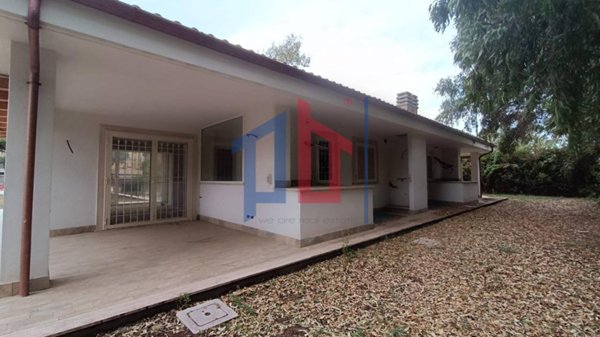 casa indipendente in vendita a Pomezia