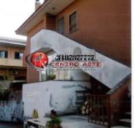 casa indipendente in vendita a Pomezia in zona Torvaianica