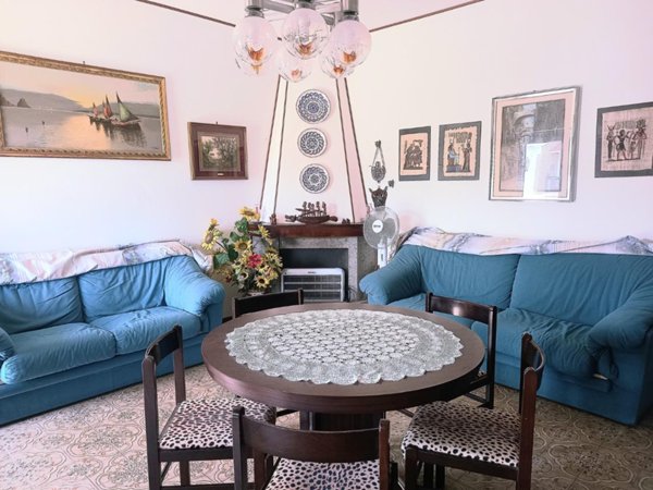 casa indipendente in vendita a Pomezia in zona Torvaianica