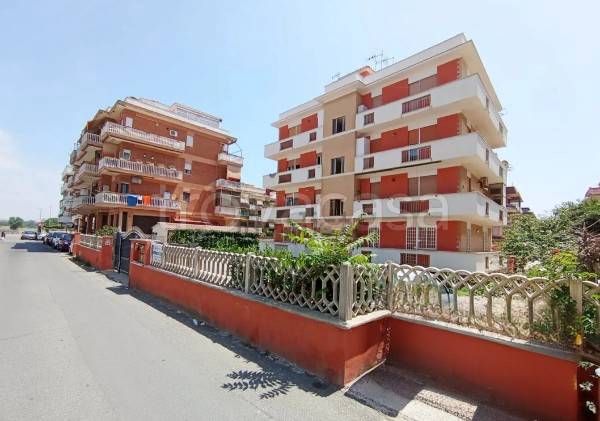 appartamento in vendita a Pomezia in zona Torvaianica