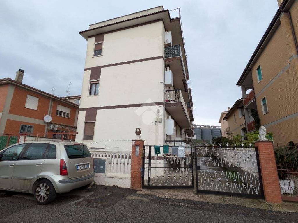 appartamento in vendita a Pomezia