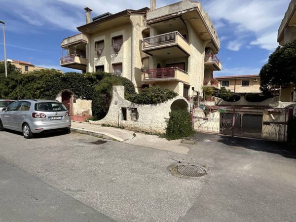 appartamento in vendita a Pomezia in zona Torvaianica