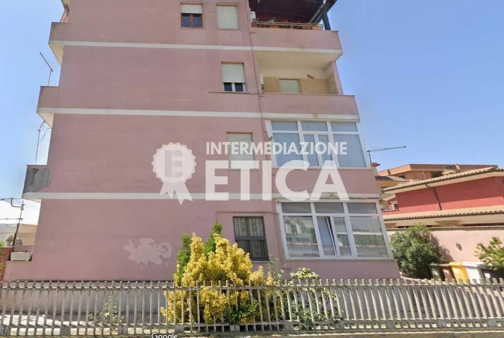 appartamento in vendita a Pomezia in zona Torvaianica