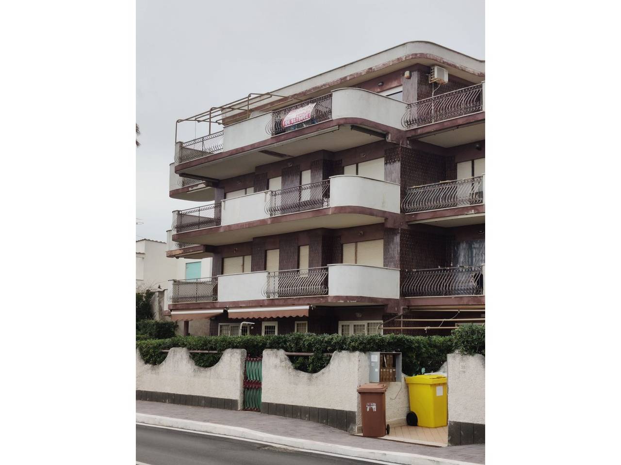 appartamento in vendita a Pomezia in zona Torvaianica