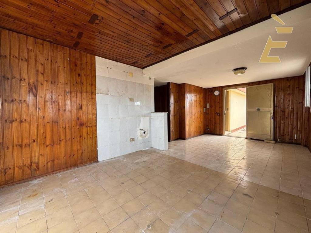 appartamento in vendita a Pomezia in zona Torvaianica