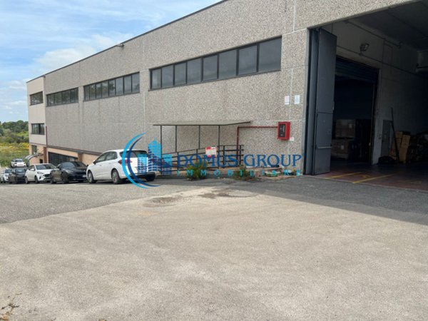capannone in vendita a Pomezia