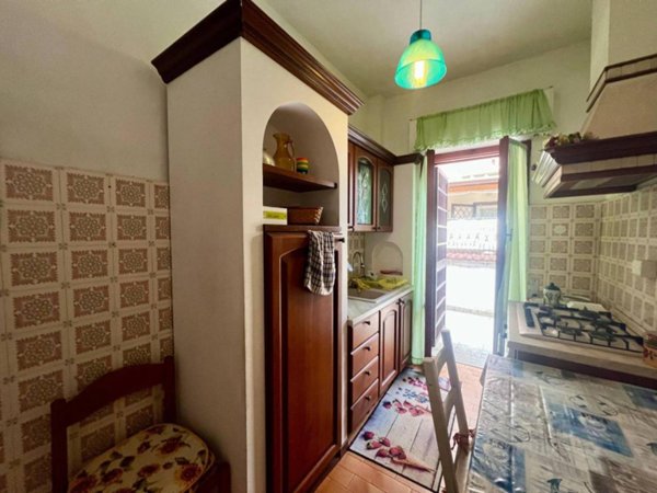 casa indipendente in vendita a Pomezia in zona Torvaianica