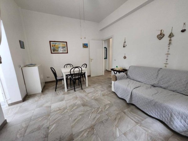 appartamento in vendita a Pomezia in zona Torvaianica
