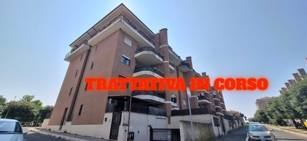 appartamento in vendita a Pomezia in zona Colli di Enea