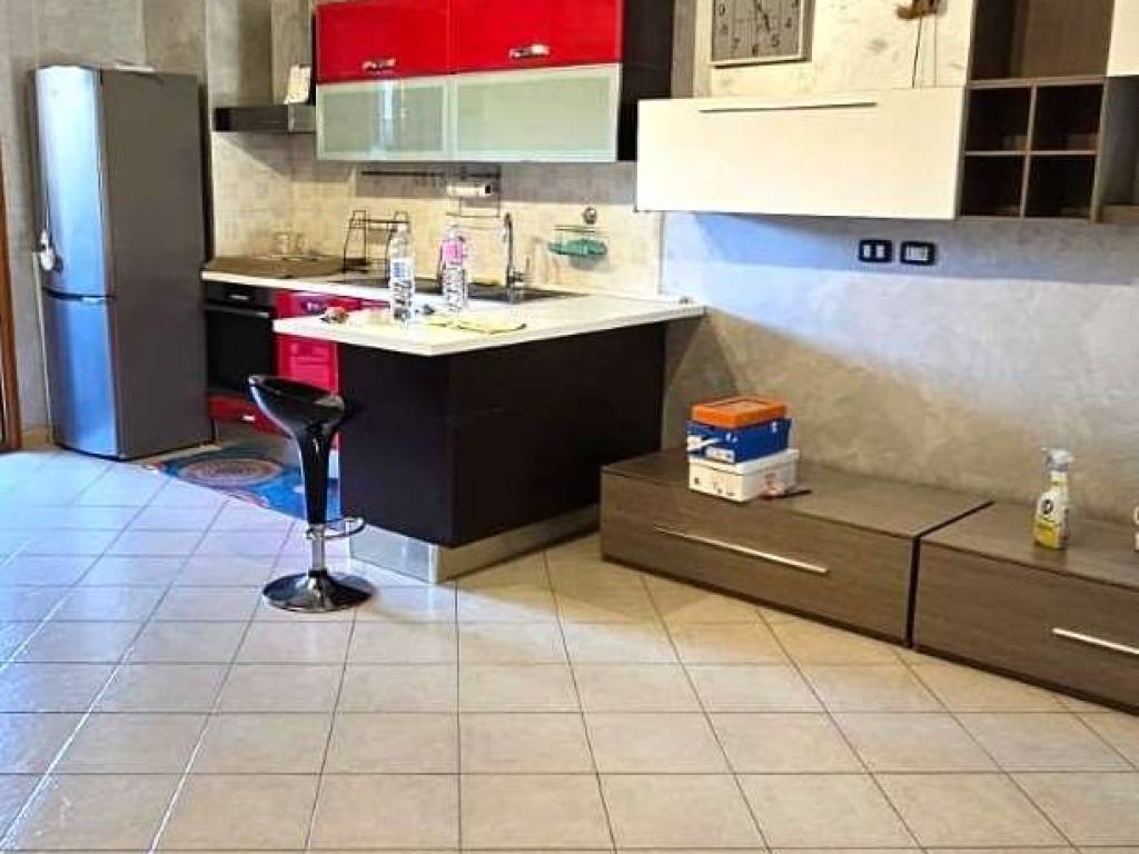 appartamento in vendita a Pomezia in zona Colli di Enea