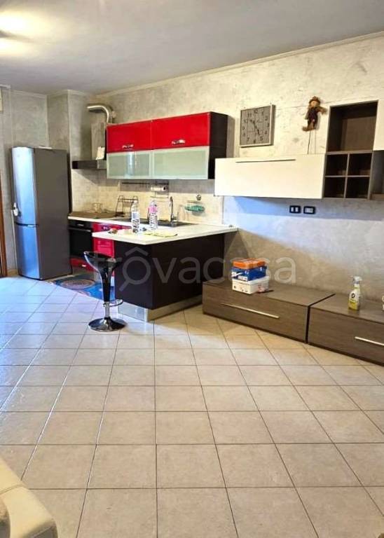appartamento in vendita a Pomezia in zona Colli di Enea