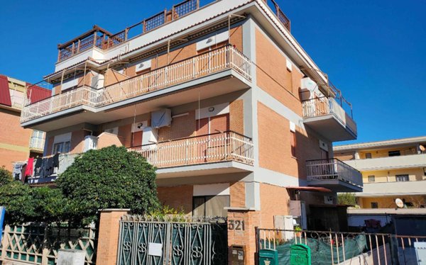 appartamento in vendita a Pomezia in zona Torvaianica