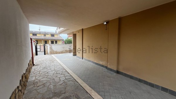 casa indipendente in vendita a Pomezia in zona Campo Jemini